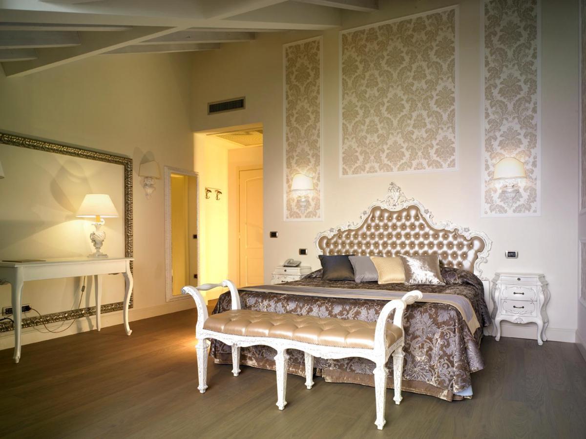 Hotel Villa Del Sogno Gardone Riviera Camera foto